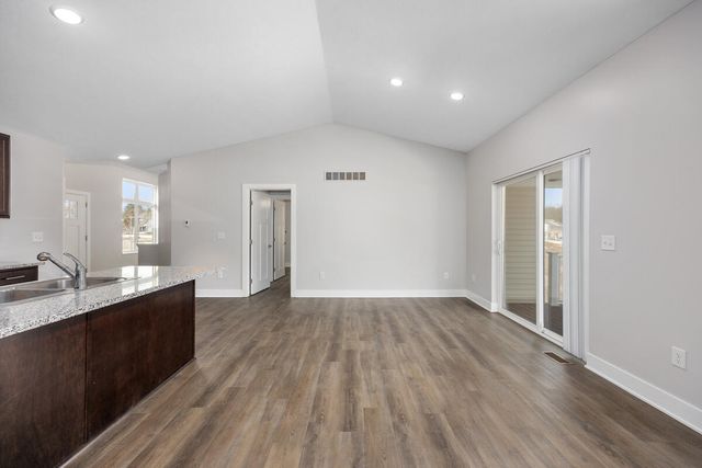 1368 S Village Circle, Kalamazoo, MI 49009