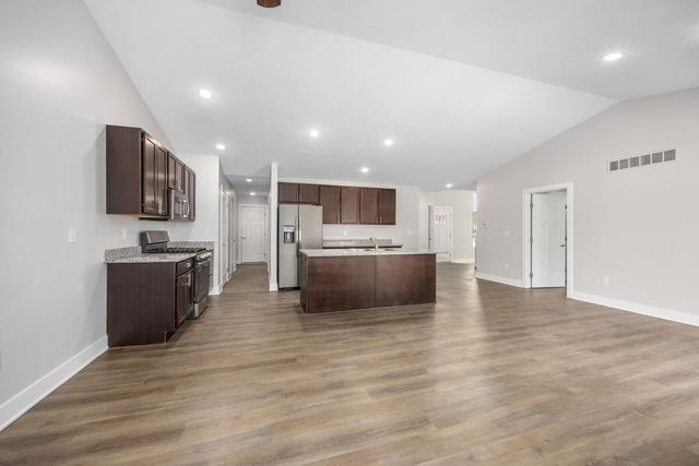 1368 S Village Circle, Kalamazoo, MI 49009