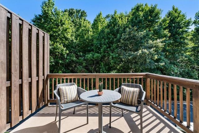 7990 Willoughby Court, Alpharetta, GA 30005