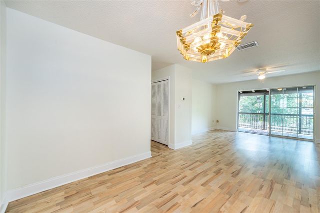 6042 1ST AVENUE S 31, St Petersburg, FL 33707