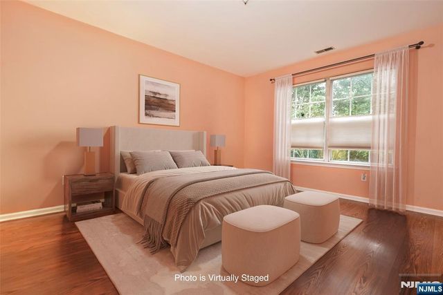 3-1 Vernon Court, Waldwick, NJ 07463