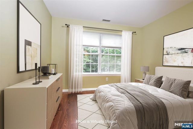 3-1 Vernon Court, Waldwick, NJ 07463