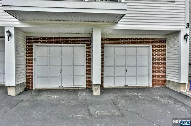 3-1 Vernon Court, Waldwick, NJ 07463
