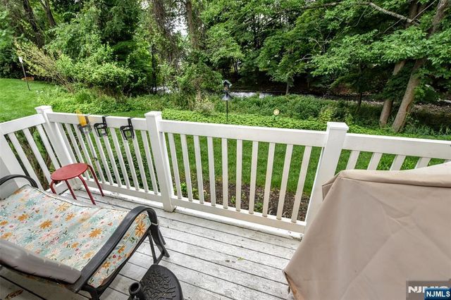 3-1 Vernon Court, Waldwick, NJ 07463
