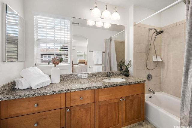 520 Lunalilo Home Road 313, Honolulu, HI 96825