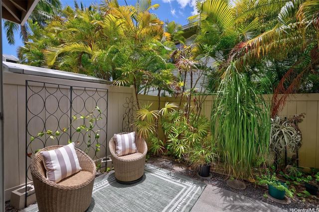 520 Lunalilo Home Road 313, Honolulu, HI 96825