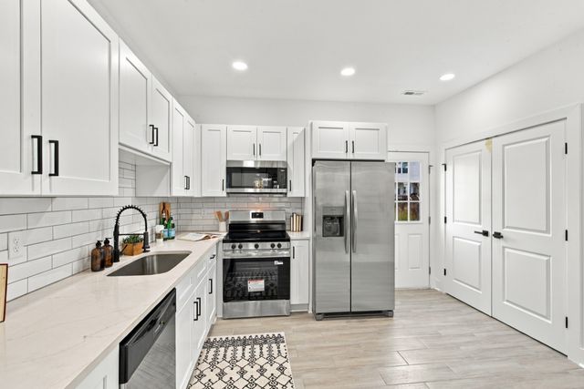 203 Paragon Mills Rd, Nashville, TN 37211