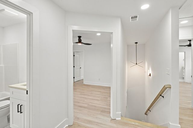 203 Paragon Mills Rd, Nashville, TN 37211