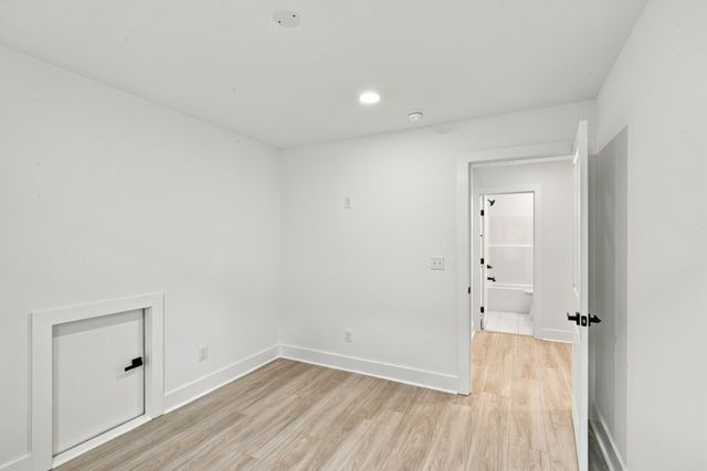 203 Paragon Mills Rd, Nashville, TN 37211