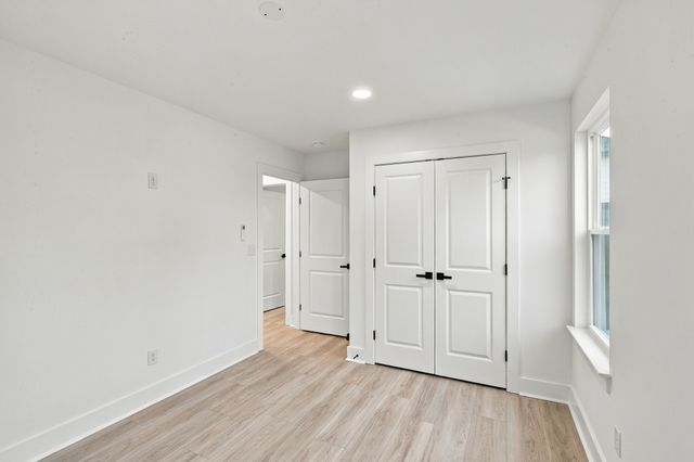 203 Paragon Mills Rd, Nashville, TN 37211
