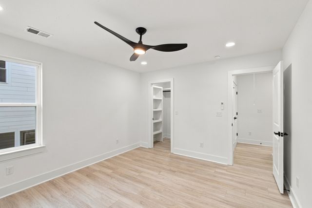 203 Paragon Mills Rd, Nashville, TN 37211