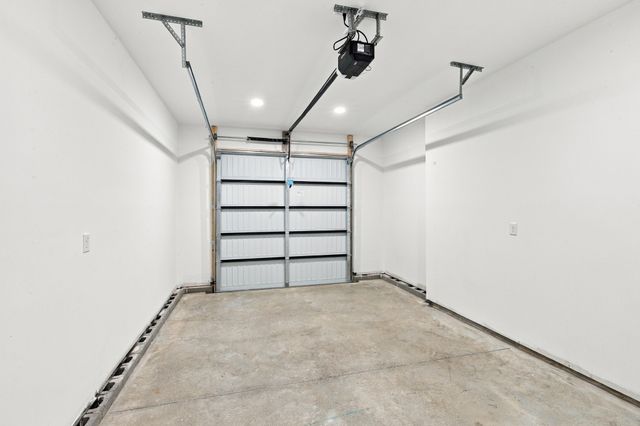 203 Paragon Mills Rd, Nashville, TN 37211