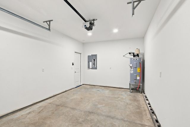 203 Paragon Mills Rd, Nashville, TN 37211