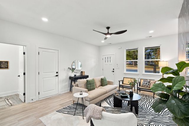203 Paragon Mills Rd, Nashville, TN 37211