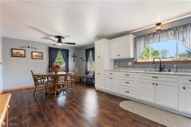 4260 Broadway Avenue NE, Louisville, OH 44641