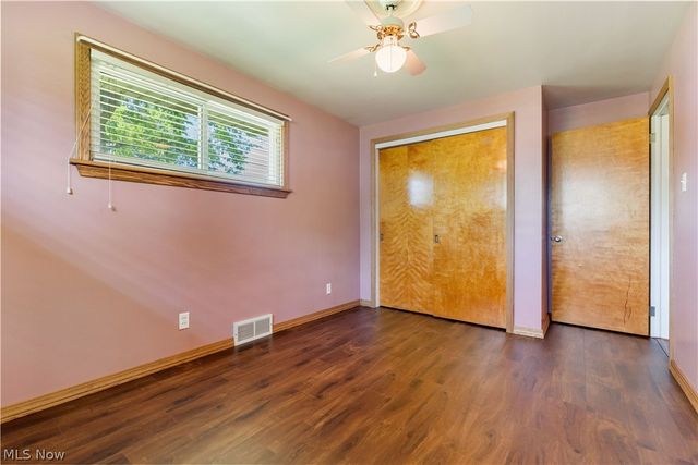 4260 Broadway Avenue NE, Louisville, OH 44641