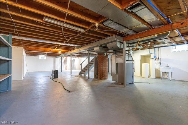 4260 Broadway Avenue NE, Louisville, OH 44641