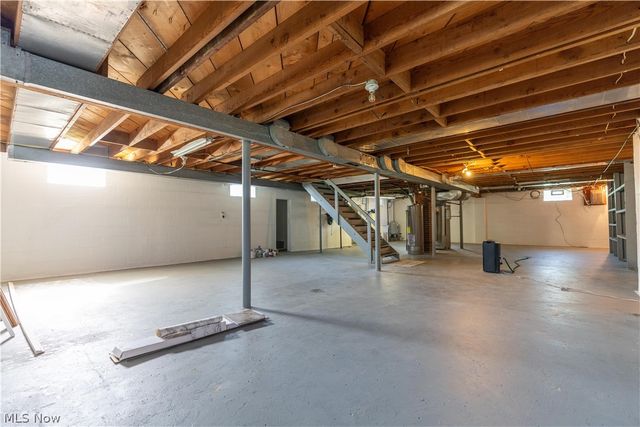 4260 Broadway Avenue NE, Louisville, OH 44641