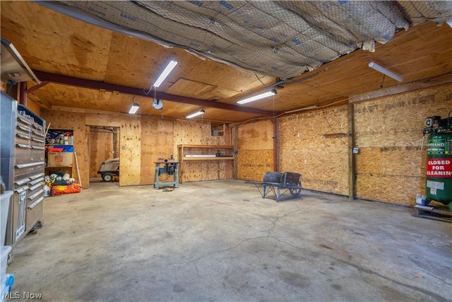 4260 Broadway Avenue NE, Louisville, OH 44641