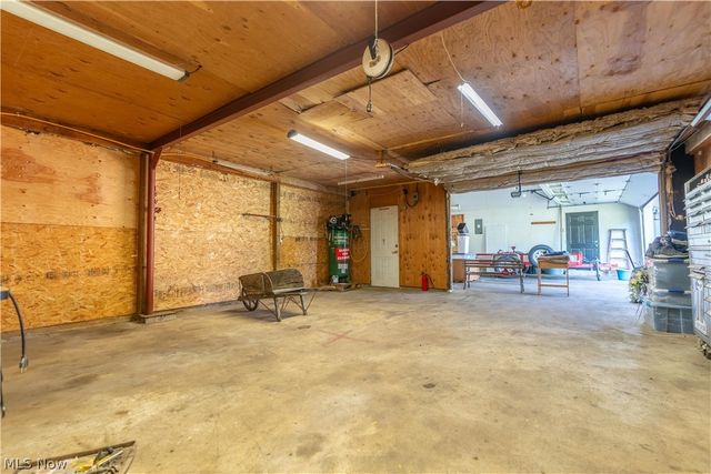 4260 Broadway Avenue NE, Louisville, OH 44641