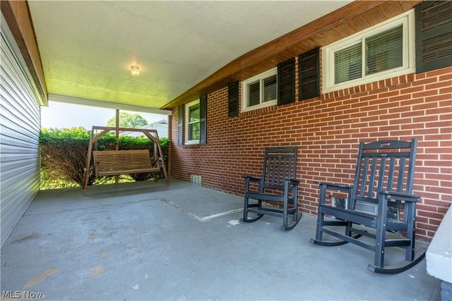 4260 Broadway Avenue NE, Louisville, OH 44641