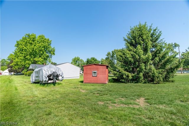 4260 Broadway Avenue NE, Louisville, OH 44641