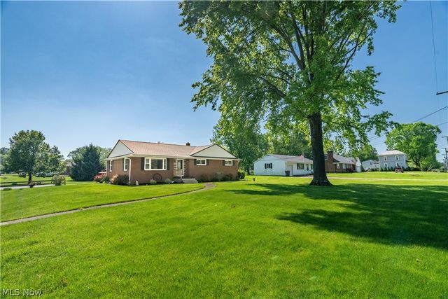 4260 Broadway Avenue NE, Louisville, OH 44641