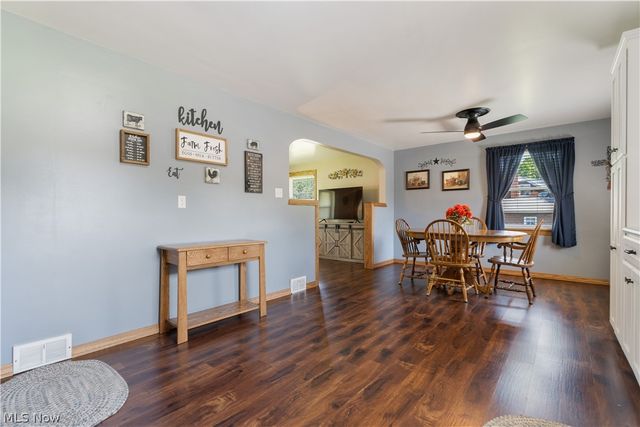 4260 Broadway Avenue NE, Louisville, OH 44641