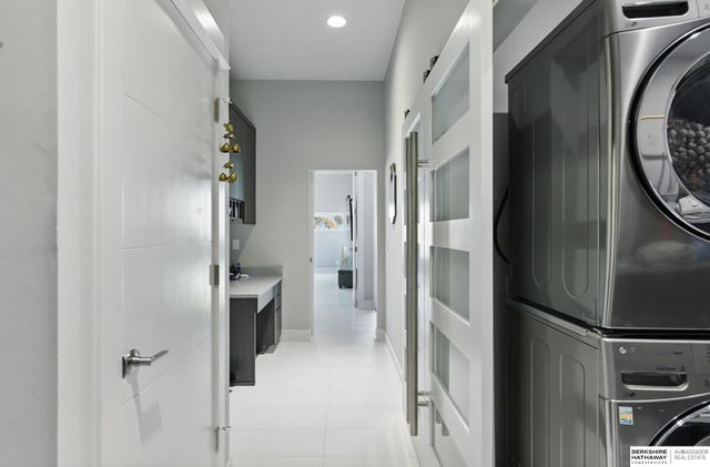 17028 S Reflection Circle, Bennington, NE 68007