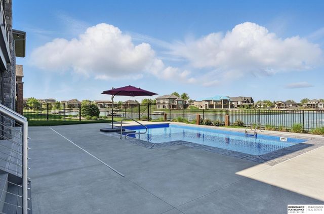 17028 S Reflection Circle, Bennington, NE 68007