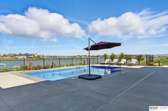 17028 S Reflection Circle, Bennington, NE 68007