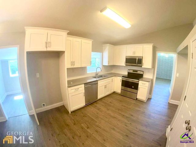 203 Pineview Drive, Warner Robins, GA 31088