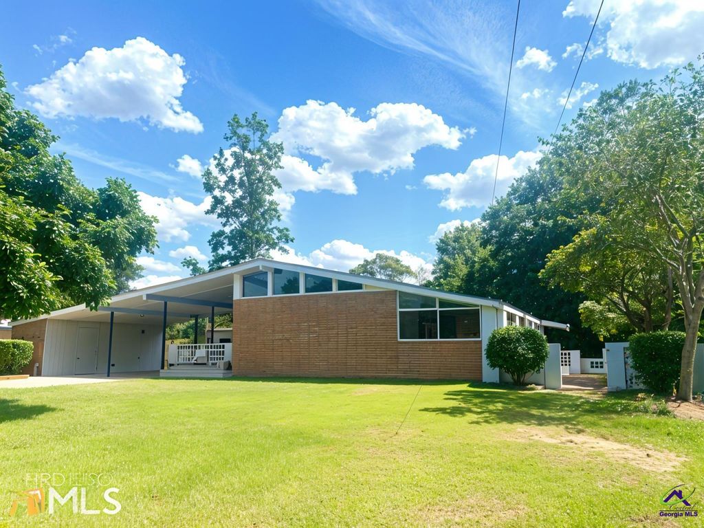 203 Pineview Drive, Warner Robins, GA 31088