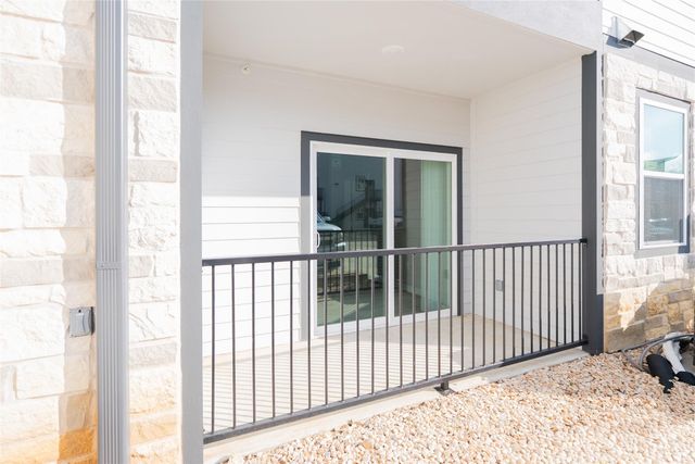 2101 Reinke Road 8106, Waller, TX 77484