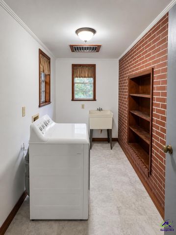723 Winchester Circle, Macon, GA 31210