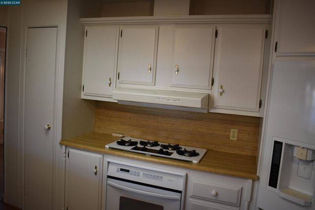 376 Avenida Flores 77, Pacheco, UT 84553