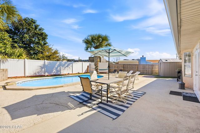 611 Granada Circle, Panama City Beach, FL 32413