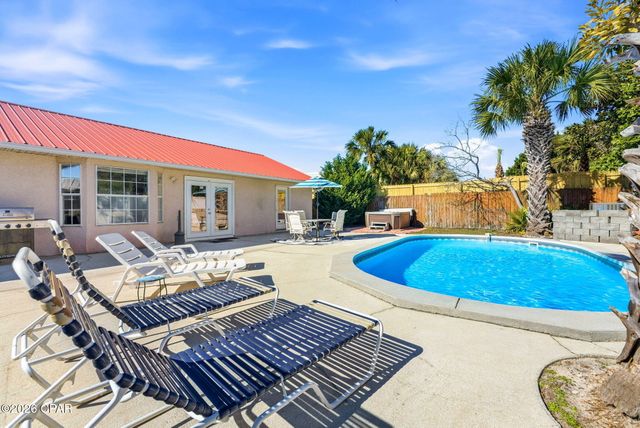 611 Granada Circle, Panama City Beach, FL 32413