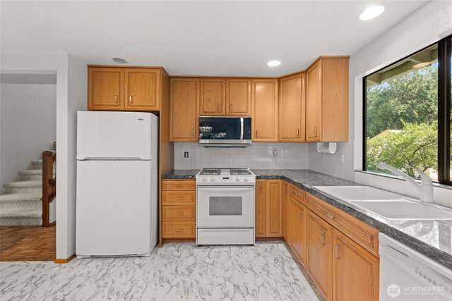 21303 NE 151st Street, Woodinville, WA 98077