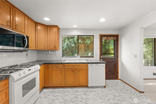 21303 NE 151st Street, Woodinville, WA 98077