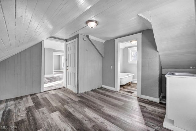 3124 W 11th Place, Cleveland, OH 44109