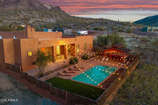 42706 N 18th Way, New River, AZ 85087