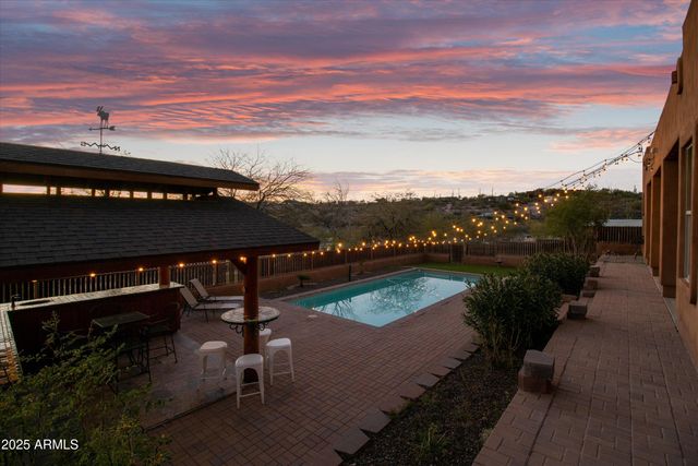 42706 N 18th Way, New River, AZ 85087