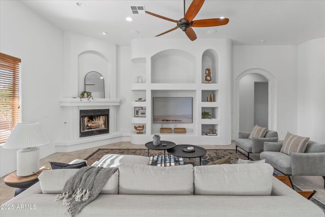 42706 N 18th Way, New River, AZ 85087