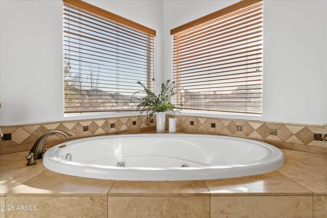 42706 N 18th Way, New River, AZ 85087