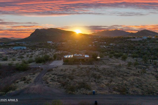 42706 N 18th Way, New River, AZ 85087