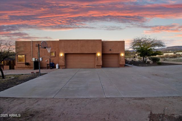 42706 N 18th Way, New River, AZ 85087