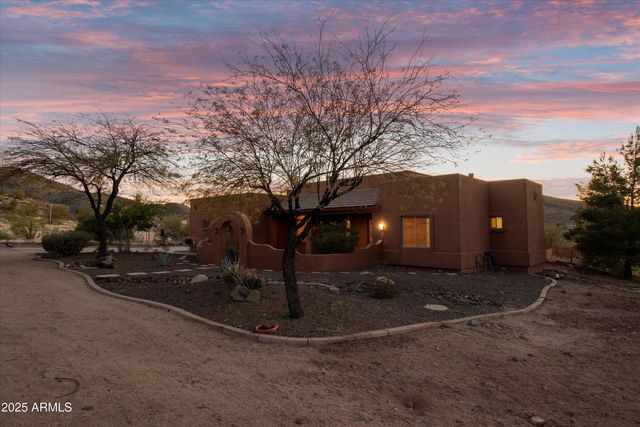 42706 N 18th Way, New River, AZ 85087