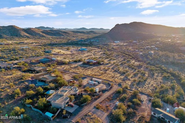 42706 N 18th Way, New River, AZ 85087