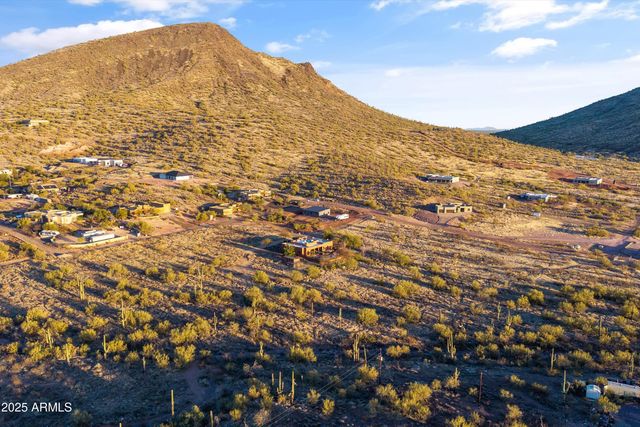 42706 N 18th Way, New River, AZ 85087